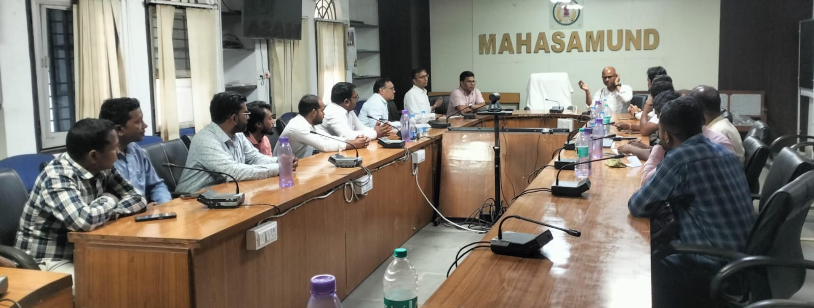 जिले में घरेलू एलपीजी सिलेंडरों की पर्याप्त उपलब्धता है।